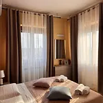 Urban By Giulia 3*